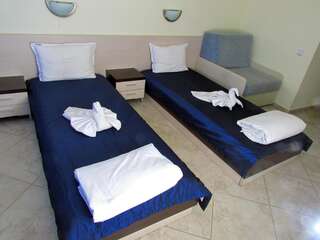 Отель Afrodita Hotel Синеморец Двухместный номер с 1 кроватью или 2 отдельными кроватями и видом на море-2